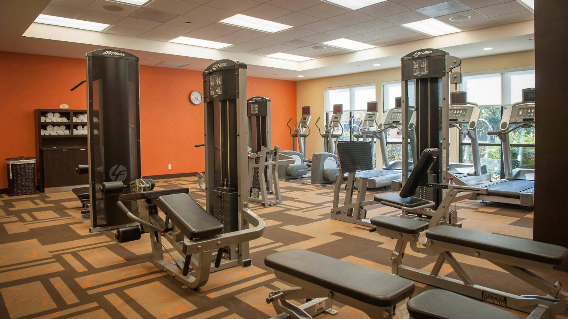 Courtyard By Marriott Pensacola Downtown Hotel