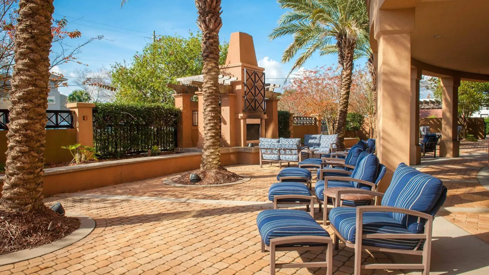 Courtyard By Marriott Pensacola Downtown Hotel