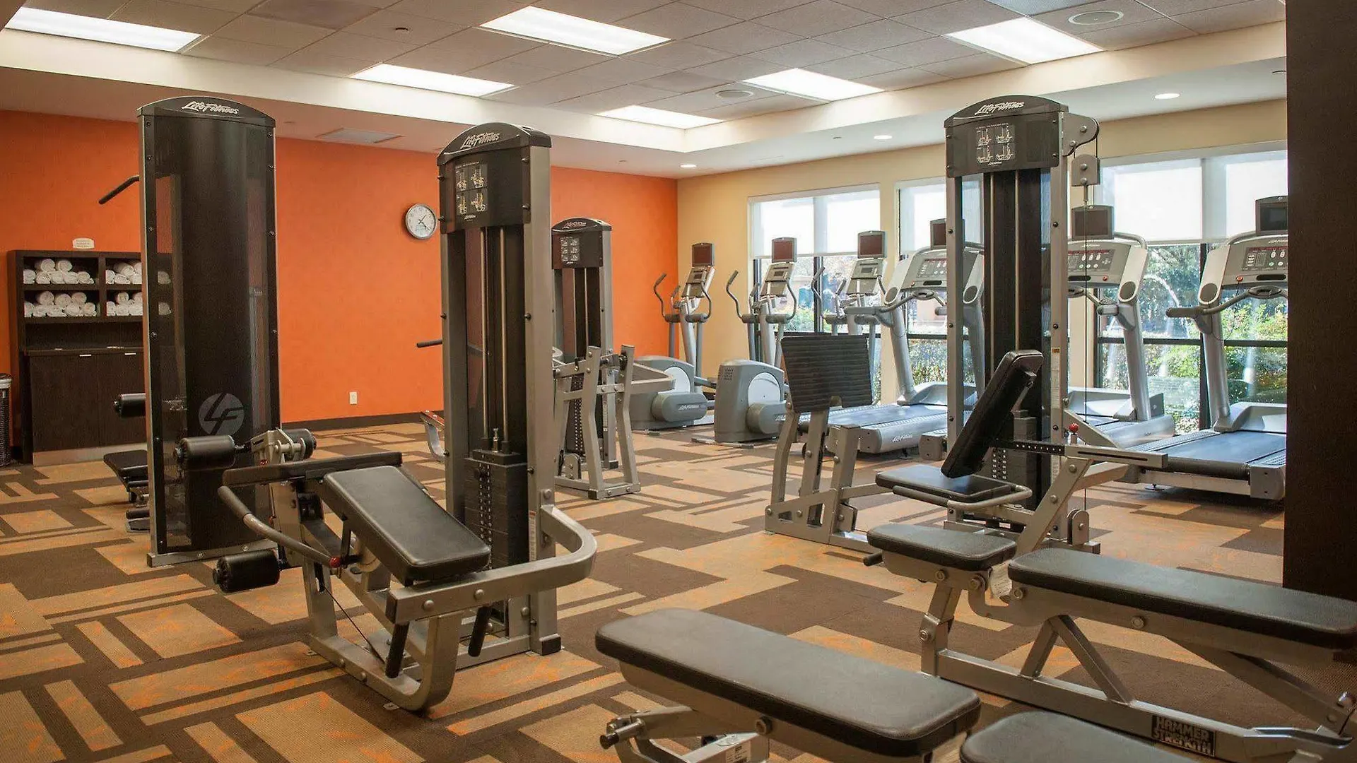 Courtyard By Marriott Pensacola Downtown Hotel